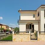 Вилла In Un Piccolo Paradiso Вилласимиус