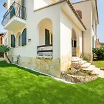 Villa In Un Piccolo Paradiso